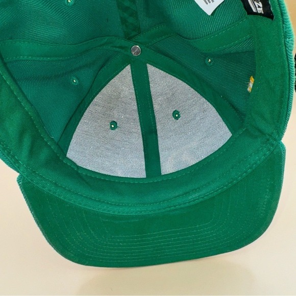 Rare vintage 90s Nike Oregon Ducks Two-tone script SnapBack Baseball Cap